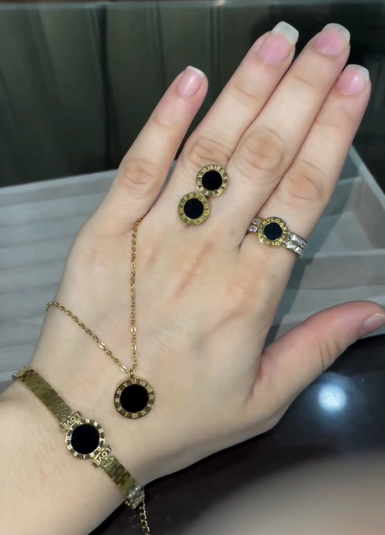 Classic Black and Gold Jewelry Set With Free Delivery