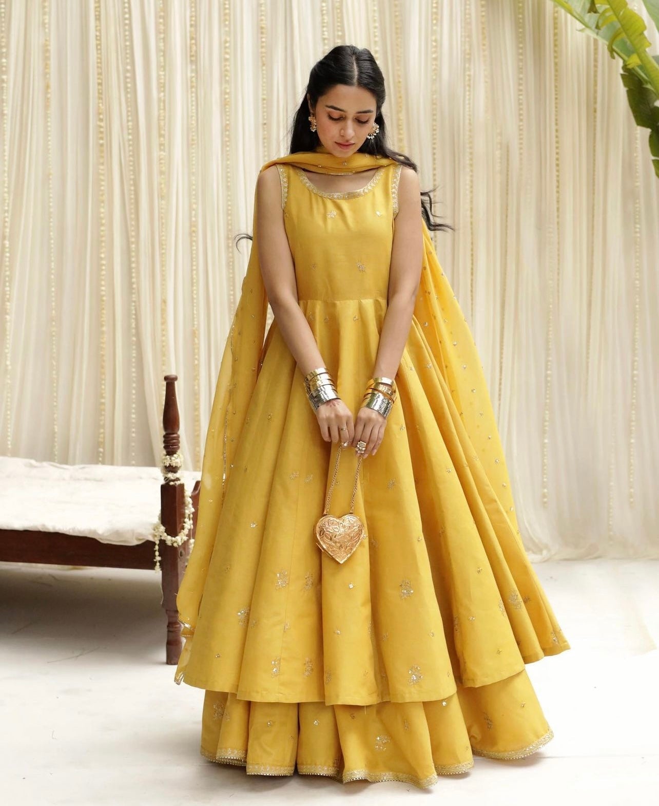 3️⃣-Piece Dress: Embroidered Dress, Dupatta, and Lehenga💛🌟